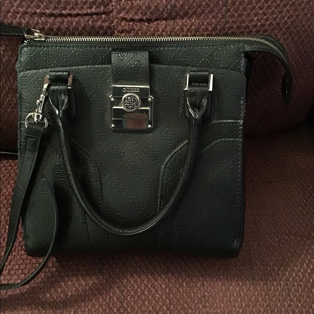 GUESS BAG   NWOT